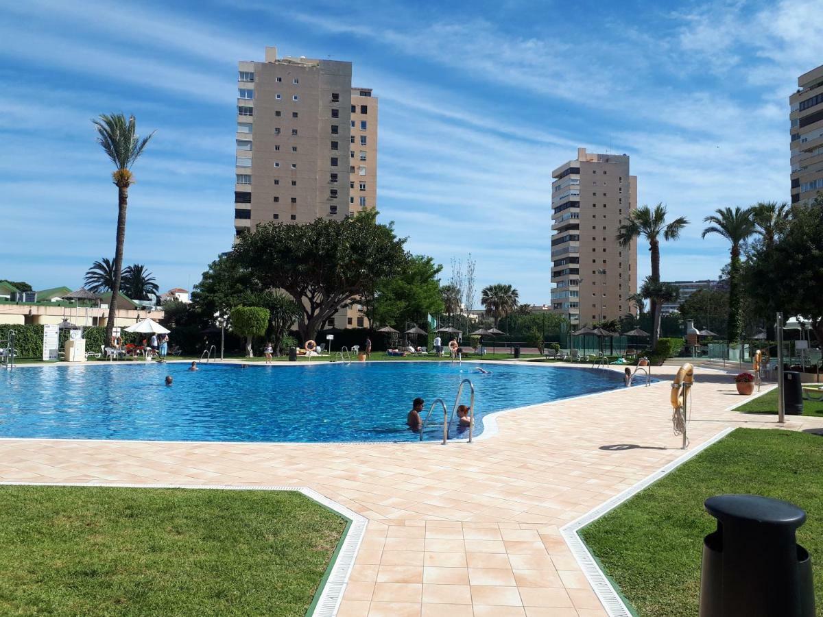 Oasis Playamar Apartment Torremolinos Bagian luar foto